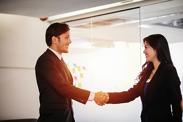 포토 JPG 해외이미지 직업 손 여자 남자 행복 아시아 백그라운드 컨셉 비즈니스 통신 성공 협력 설계 악수 아이디어 직장 함께함 사람 동양인 성인 두명 노트북 사무실 디지털 거래 업무 비즈니스맨 비즈니스우먼 그룹 계획 토론 흔들림 공학 경영 프로젝트 브레인스토밍 해외포토 교육 감정 나라 회사 모션 인종 손짓 신체부위 전자제품 작업 직장인 파일형식 이미지허브