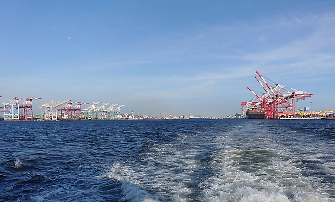 포토 JPG 해외이미지 파도 바다 하늘 파노라마 사람없음 항구 화물 컨테이너 대만 기중기 함선 포트 나루 수입 해외포토 산업 아시아 배_교통 교통시설 촬영기법 운송업 중장비 파일형식 이미지허브