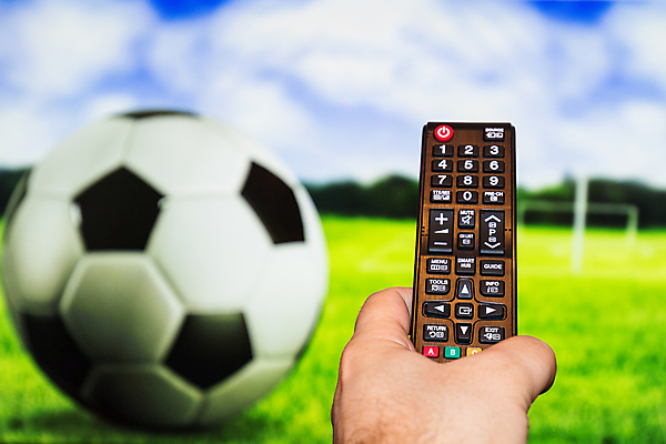 포토 JPG 해외이미지 손 응시 스포츠 백그라운드 공 손가락 휴식 주택 경기 사람없음 초록색 인테리어 스크린 축구 텔레비전 기쁨 방 흐름 엄지손가락 게임 관찰 잡기 부채 서핑 변화 밀기 영화관 무선전화기 손목시계 방송 멀리 골 제어 채널 생존 해외포토 디자인 시선 감정 시계 컬러 컨셉 장신구 모션 놀이 건물 신체부위 전자제품 구기 수상스포츠 극장 전화기 파일형식 이미지허브