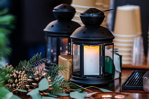 포토 JPG 해외이미지 나무 전통 디자인 계절 별 백그라운드 크리스마스 겨울 촛불 유리 휴가 불꽃 기념 따뜻함 사람없음 장식 초록색 빛 축제 수확 흰색 등불 램프 축하 인사 분위기 시장 심볼 묘사 전나무 원뿔 라트비아 리가 블러 옛날 해외포토 자연요소 도형 식물 기념일 컬러 컨셉 농업 초 재질 불 조명 북유럽 예절 파일형식 이미지허브