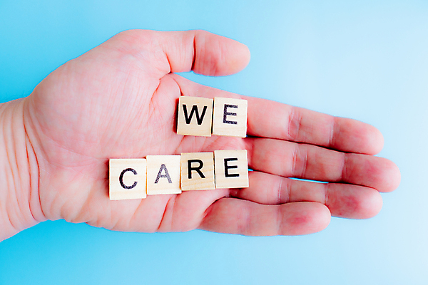 포토 JPG 해외이미지 백인 직업 1 라이프스타일 손 남자 백그라운드 컨셉 청진기 새로움 건강 사람 성인 사람없음 파란색 글로벌 약 믿음 의사 흰색 자신감 닫기 씻기 오브젝트 사인 돌봄 해외포토 서양인 감정 컬러 의학 의료기기 모션 생활 신체부위 청결 의료진 파일형식 이미지허브