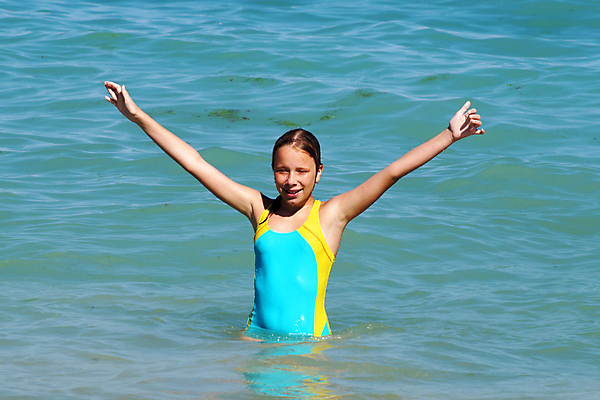 포토 JPG 해외이미지 라이프스타일 여자 행복 모래 파도 바다 여행 포즈 자연 하늘 휴가 휴식 건강 한명 사람 물 파란색 비키니 태양 기쁨 젖음 자유 표현 떨어짐 흥분 긍정 터키석 파라다이스 스플래쉬 해외포토 자연요소 1 수영복 감정 컬러 컨셉 생활 보석 생태계 파일형식 이미지허브