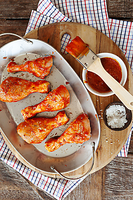 포토 JPG 해외이미지 음식 육류 요리 사람없음 목재 세로 시골 향신료 준비 매움 소금 레시피 후추 절임 해외포토 나무 식재료 재료 맛 향미료 파일형식 이미지허브