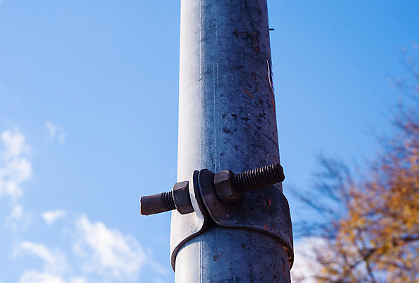 포토 JPG 해외이미지 산업 하늘 사람없음 야외 세로 파란색 금속 힘 장비 회색 견과류 공구 나사 악단 바 철 묘사 부식 볼트 봉 긴장 공학 돛대 지원 철강 해외포토 교육 감정 음악 컬러 재질 도구 파일형식 이미지허브