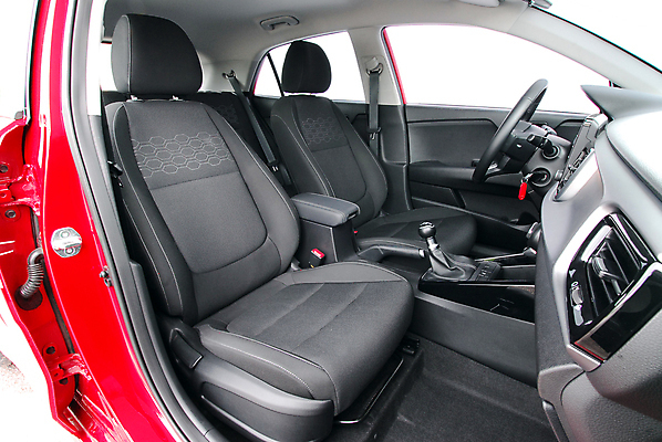 포토 JPG 해외이미지 디자인 여행 의자 비즈니스 교통시설 자동차 실내 안전 사람없음 내부 문 장비 벨트 바퀴 운전사 가죽 승합차 승객 계기판 자동 해외포토 직업 잡화 육상교통 가구 교통 승용차 시설 파일형식 이미지허브