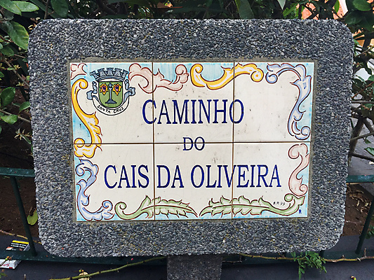 포토 JPG 해외이미지 유럽 컨셉 거리 미술 사람없음 야외 장식 초록색 와인 도자기 이름 역사 포르투갈 타일 묘사 사인 대리석 명패 해외포토 나라 컬러 재료 문화예술 주류 파일형식 이미지허브