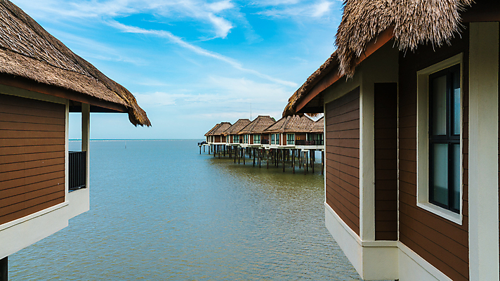 포토 JPG 해외이미지 구름 바다 하늘 호텔 아침 낚시 휴가 주택 사람없음 물 파란색 강 갈색 마을 일출 침묵 빌라 시골집 휴양지 방갈로 말레이시아 해외포토 주간 자연요소 아시아 컬러 숙소 레저 건물 노을 소리 장소 파일형식 이미지허브