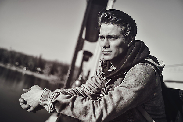 포토 JPG 해외이미지 모델 라이프스타일 남자 백그라운드 생각 흑백 한명 사람 소년 성인 야외 유행 검은색 희망 코트 슬픔 흰색 도시 클래식 복고 우울증 우크라이나 인기 스타일 해외포토 1 감정 유럽 어린이 컬러 컨셉 촬영기법 생활 외투 질병 파일형식 이미지허브