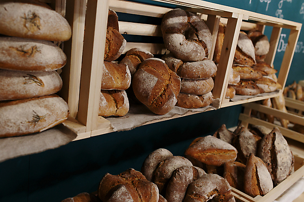 포토 JPG 해외이미지 전통 음식 빵 백그라운드 재료 탁자 건강 사람없음 목재 갈색 주방 검은색 식사 어둠 빵집 껍질 흰색 시골 신선 원형 황금 아침식사 정상 밀 굽기 유기농 밀가루 덩어리 내추럴 핸드메이드 해외포토 도형 나무 웰빙 컬러 가구 곡류 상점 가루 구이 파일형식 이미지허브