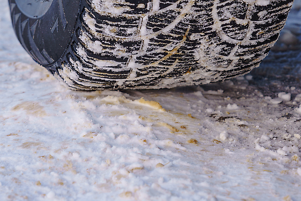 포토 JPG 해외이미지 계절 도로 백그라운드 겨울 자동차 자연 안전 풍경 사람없음 야외 금속 얼음 추위 백발 흰색 못 바퀴 12월 11월 가루 북극 서리 타이어 장면 지역 북쪽 고무 눈보라 선로 폭설 허리케인 해외포토 자연요소 헤어스타일 길 육상교통 컬러 교통시설 재질 눈_날씨 공구 날짜 자연재해 극지방 방향 생태계 파일형식 이미지허브