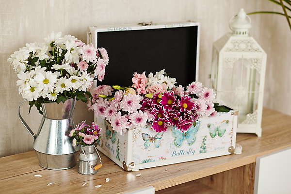 포토 JPG 해외이미지 디자인 옷 꽃 산업 줄 백그라운드 장신구 탁자 미술 취미 사람없음 목재 세트 상자 컬러풀 유행 수확 공구 직물 면 그룹 실 바느질 오브젝트 땀 롤 실타래 자수 수공예 재단 재단사 골무 옛날 장식함 해외포토 나무 식물 직업 컬러 가구 농업 재료 문화예술 도구 공예 파일형식 이미지허브