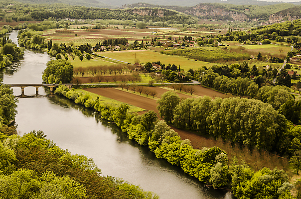 포토 JPG 해외이미지 나무 꽃 유럽 여행 밭 자연 휴가 파노라마 풍경 사람없음 야외 내부 초록색 강 농장 여행객 평화 계곡 프랑스 짐 중세 역사 제비 프랑스어 방법 옛날 해외포토 식물 문자 나라 컬러 컨셉 농업 조류 촬영기법 사람 생태계 파일형식 이미지허브