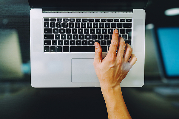 포토 JPG 해외이미지 구름 손 디자인 컨셉 상의 인터넷 비즈니스 사업가 통계 성공 그래프 미래 아이디어 사람없음 금융 경제 컴퓨터 세계 사무실 자료 정보 성장 업무 네트워크 시장 계획 주식 책상 분석 서비스 온라인 해결 소셜 지원 투자자 프로젝트 해외포토 자연요소 직업 옷 가구 신체부위 전자제품 작업 투자 파일형식 이미지허브