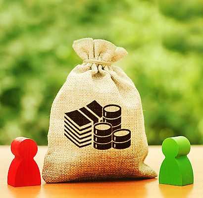 포토 JPG 해외이미지 컨셉 돈 사람모양 사람없음 아웃포커스 금융 경제 거래 말_게임 돈자루 재산 수입 비용 해외포토 모양 촬영기법 게임 파일형식 이미지허브