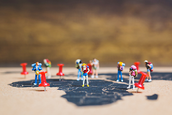 포토 JPG 해외이미지 여행 백그라운드 컨셉 지도 가이드 배낭 휴가 사람 사람없음 세계 장난감 숫자 여행객 걷기 미니어처 탐험 계획 작음 미니 백패커 해외포토 직업 문자 가방 모션 모형 크기 파일형식 이미지허브