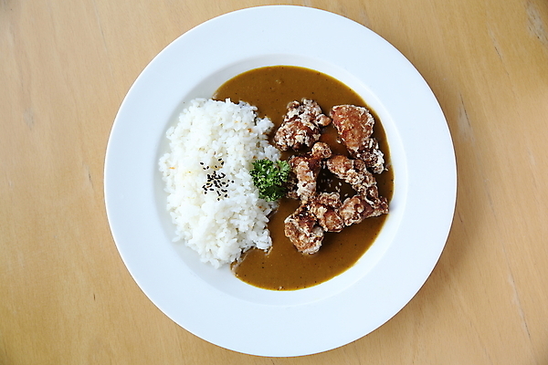 포토 JPG 해외이미지 실내 사람없음 하이앵글 치킨 카레 치킨카레 나무배경 해외포토 음식 뷰포인트 백그라운드 내부 닭고기요리 파일형식 이미지허브