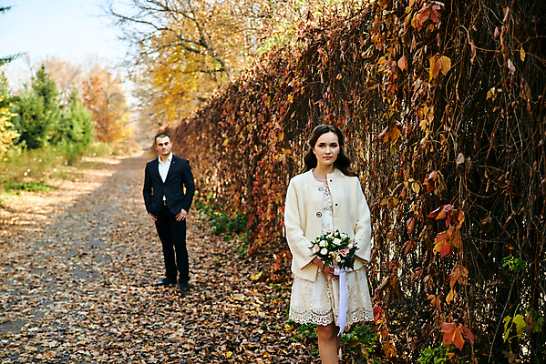 포토 JPG 해외이미지 백인 라이프스타일 커플 공원 여자 남자 딸 행복 결혼 2 가족 관계 자연 결혼식 엄마 남편 휴가 함께함 사랑 미소 사람 성인 야외 두명 여름 부모 흰색 축하 아내 아빠 해외포토 서양인 계절 공공시설 감정 컬러 컨셉 표정 이벤트 생활 생태계 파일형식 이미지허브