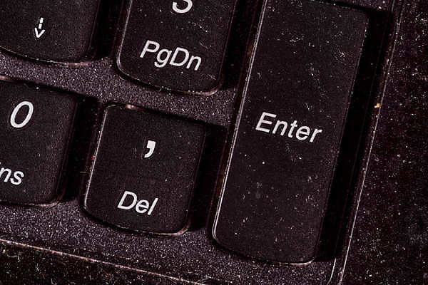 포토 JPG 해외이미지 알파벳 컨셉 비즈니스 통신 버튼 열쇠 직장 사람없음 파란색 노트북 컴퓨터 사무실 숫자 공책 자료 웹 어둠 장비 정보 공구 타이핑 키보드 업무 닫기 편지 심볼 묘사 오브젝트 타입 서명 소통 입력 키패드 하드웨어 공급 해외포토 문자 영어 컬러 인터넷 회사 모션 문구용품 전자제품 도구 작업 파일형식 이미지허브