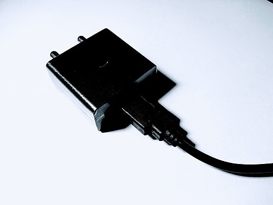 포토 JPG 해외이미지 디자인 선 백그라운드 이동 일러스트 통신 모바일 세포 사람없음 스마트폰 핸드폰 컴퓨터 디지털 자료 힘 장비 에너지 흰색 네트워크 플러그 코드 연결 번개 USB 스마트 사인 전자 철사 포트 충전 고립 베터리 요금 인터페이스 충전기 해외포토 컬러 컨셉 날씨 전자제품 스마트기기 기계 파일형식 이미지허브