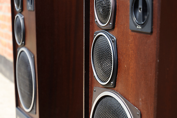 포토 JPG 해외이미지 백그라운드 패턴 주택 돌담 사람없음 갈색 금속 장비 수확 골동품 클래식 작음 향수 묘사 오브젝트 라디오 복고 아날로그 스테레오 감싸기 고립 리가 뮤지컬 베이스 소비에트 소셜네트워크 옛날 합판 힘찬 해외포토 컬러 컨셉 무늬 농업 모션 재질 현악기 건물 전자제품 담장 소리 화장품 돌_바위 크기 파일형식 이미지허브