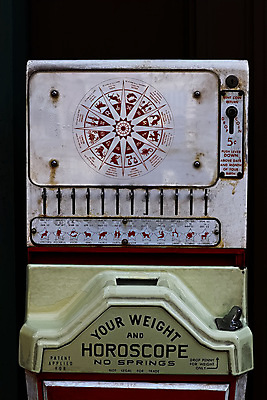 포토 JPG 해외이미지 계절 산업 포스터 하늘 건강 저울 선물 사람없음 그래픽 주방 기계 욕실 골동품 기구 생일 중세 몸무게 자르기 전갈 심볼 측정 상업 점성술 공상 파운드 암 계량기 궁수 돌봄 제어 해외포토 기념일 돈 절지류 모션 역사 질병 파일형식 이미지허브