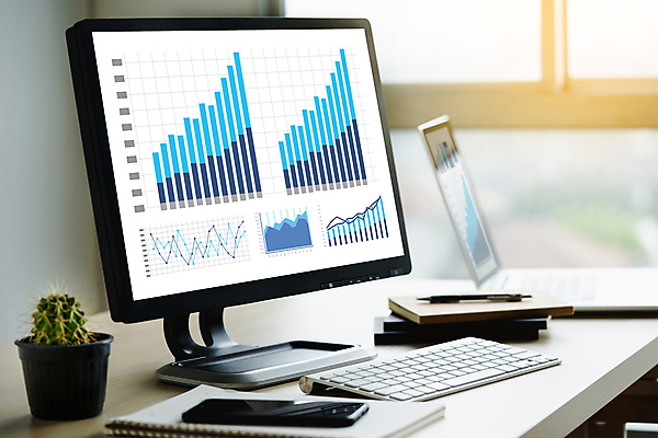 포토 JPG 해외이미지 직업 라이프스타일 여자 교육 컨셉 인터넷 비즈니스 통신 탁자 그래프 직장 사람 앉기 사람없음 금융 노트북 스마트폰 컴퓨터 사무실 스크린 모니터 공책 자료 웹 정보 성장 업무 작업 비즈니스맨 비즈니스우먼 분석 수익 온라인 마케팅 업데이트 해외포토 남자 가구 회사 모션 문구용품 생활 경제 전자제품 핸드폰 스마트기기 직장인 파일형식 이미지허브
