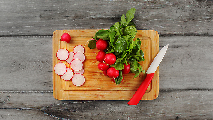 포토 JPG 해외이미지 식물 음식 조각 백그라운드 유니폼 농업 다이어트 채소 재료 자연 탁자 건강 사람없음 목재 빨간색 초록색 주방 요리사 봄 샐러드 시골 신선 칼 정상 상추 자르기 다발 책상 유기농 날것 슬라이스 뿌리 흙더미 내추럴 숙성 채식주의자 총각무 비건 해외포토 나무 직업 웰빙 옷 계절 산업 컬러 가구 모션 흙 무 생태계 채식 파일형식 더미 이미지허브