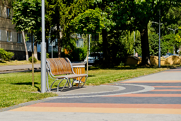 포토 JPG 해외이미지 공원 여행 백그라운드 벤치 휴식 풍경 잔디 사람없음 야외 목재 초록색 여름 정원 도시 보행로 오솔길 해외포토 나무 식물 계절 공공시설 길 컬러 컨셉 의자 재료 파일형식 이미지허브