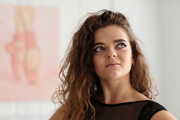 포토 JPG 해외이미지 백인 모델 직업 1 전통 드레스 여자 포즈 신체 교실 건강 미술 한명 사람 성인 운동 유행 댄서 흰색 춤 클래식 우아함 유연 날씬함 발레 발레리나 예술가 발레복 체조 단아함 우크라이나 스타일 해외포토 서양인 옷 교육 유럽 컬러 컨셉 학교 문화예술 몸매 파일형식 이미지허브