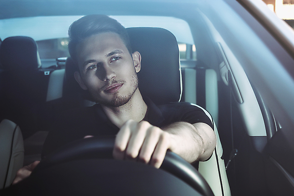 포토 JPG 해외이미지 백인 1 응시 남자 행복 여행 의자 비즈니스 창문 교통시설 자동차 새로움 실내 한명 미소 안전 사람 앉기 성인 세일 놀람 운전 비즈니스맨 바퀴 운전사 고급 구매 정상 고객 서비스 보험 인기 자동 해외포토 서양인 직업 시선 감정 육상교통 가구 교통 컨셉 모션 표정 내부 쇼핑 직장인 시설 파일형식 이미지허브