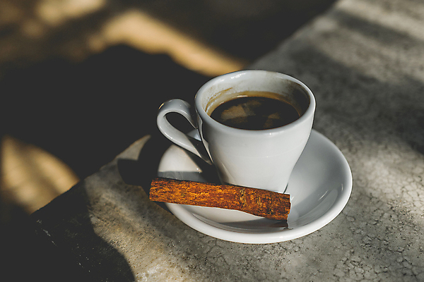 포토 JPG 해외이미지 직업 라이프스타일 손 여자 커피 음료 백그라운드 컨셉 벽지 탁자 아침 휴식 안테나 미술 사람 사람없음 컵 세트 검은색 카페 우유 흰색 뜨거움 그룹 맛 아침식사 수집 상쾌 아로마 열정 바리스타 아메리카노 중독 단절 라떼 모카 카페인 힙스터 해외포토 주간 식기 패션 감정 컬러 가구 통신 문화예술 유제품 생활 신체부위 상점 식사 파일형식 이미지허브