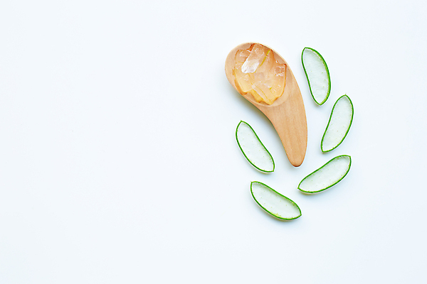 포토 JPG 해외이미지 스튜디오촬영 단면 실내 사람없음 하이앵글 흰배경 나무숟가락 알로에 해외포토 식물 뷰포인트 백그라운드 내부 숟가락 흰색 파일형식 이미지허브