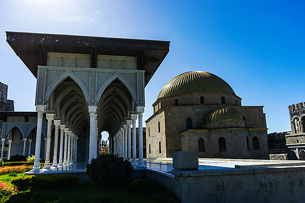 포토 JPG 해외이미지 유럽 벽 조각 여행 건축양식 창문 산 풍경 사람없음 발코니 연못 신용카드 성 중세 분수 아치 모스크 지역 아랍어 조지아 하렘 튀르키예 해외포토 건축물 건축 나라 아시아 금융 역사 이슬람교 동유럽 파일형식 이미지허브
