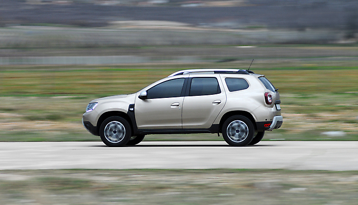 포토 JPG 해외이미지 나무 도로 길 스포츠 여행 이동 겨울 자국 모션 자동차 자연 휴가 불꽃 풍경 사람없음 야외 여행객 평화 검은색 운전 오픈 은색 아스팔트 진흙 굴곡 루트 해외포토 식물 계절 육상교통 컬러 컨셉 교통시설 불 사람 생태계 파일형식 이미지허브