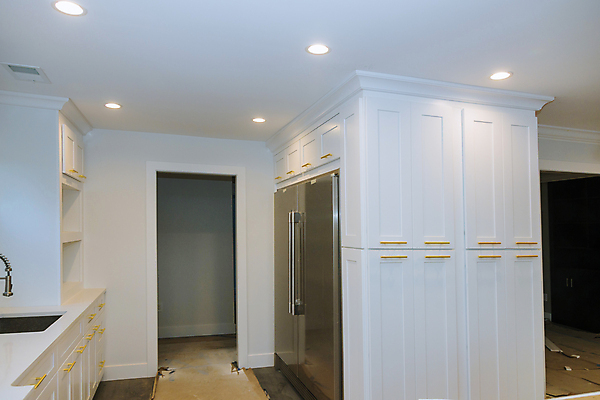 포토 JPG 해외이미지 직업 손 가구 가정 새로움 아파트 주택 실내 사람없음 내부 목재 인테리어 문 주방 방 장비 흰색 도구 공구 업무 수리 찬장 캐비닛 목수 서비스 조리대 목공예 고정 길이 유지 조립 복원 설치 리모델링 업그레이드 재주꾼 조작 해외포토 나무 디자인 컬러 생활용품 컨셉 재료 건물 신체부위 작업 공예 사물함 파일형식 이미지허브