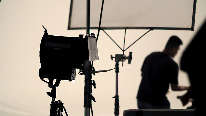 포토 JPG 해외이미지 한명 사람 카메라 사진촬영 장비 삼각대 촬영장비 해외포토 1 전자제품 촬영 도구 파일형식 이미지허브