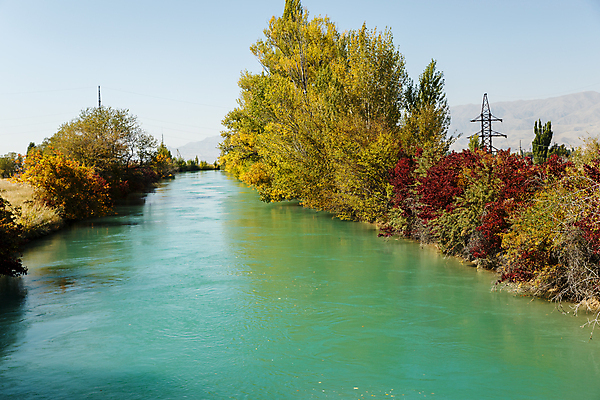 포토 JPG 해외이미지 식물 산업 아시아 지구 밭 농업 채소 자연 하늘 산 건조 풍경 사람없음 야외 물 강 농장 농경지 계곡 흐름 수확 성장 가을 시골 저수지 개울 땅 수로 운하 자원 밭일 수도교 세련 키르기스스탄 해외포토 자연요소 계절 나라 컨셉 다리_건축물 생태계 중앙아시아 파일형식 이미지허브