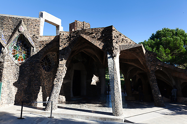 포토 JPG 해외이미지 유럽 여행 나비 건축양식 창문 유리 미술 사람없음 야외 초록색 컬러풀 교회 바위 얼룩 스페인 큼 첨탑 바르셀로나 고딕 스페인어 해외포토 건축 나라 컬러 곤충 종교건축 재질 문화예술 건물 탑 돌_바위 크기 파일형식 이미지허브
