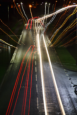 포토 JPG 해외이미지 도로 여행 백그라운드 교통시설 모션 자동차 추상 조명 거리 사람없음 야외 가로 빛 황혼 줄무늬 활발 도시 고속도로 야간 속도 네온 장노출 시티라이프 빛망울 블러 해외포토 자연요소 라이프스타일 길 육상교통 교통 컨셉 무늬 촬영기법 일몰 시설 파일형식 이미지허브