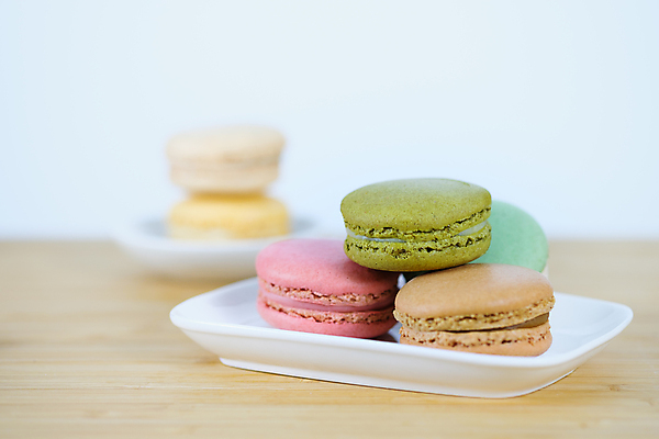 포토 JPG 해외이미지 종이 음식 분홍색 백그라운드 크리스마스 오렌지 디저트 새해 아이디어 사탕 요리 미술 사람없음 빨간색 초록색 컬러풀 파티 쿠키 우주 케이크 식당 여러개 빵집 축하 생일 클래식 달콤 맛 작음 설탕 굽기 민트 크림 메뉴 부드러움 아몬드 마카롱 프랑스어 머랭 블러 파스텔톤 페스츄리 해외포토 문자 기념일 빵 컬러 다수 컨셉 과일 문화예술 이벤트 상점 견과류 감각 크기 구이 허브 파일형식 이미지허브