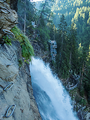 포토 JPG 해외이미지 나무 스포츠 여행 포즈 배낭 자연 휴가 휴식 산 스트레스 파노라마 사람없음 야외 물 여름 등산 폭포 하이킹 자유 시골 개울 오스트리아 숲 오르기 알프스 해외포토 자연요소 식물 계절 유럽 컨셉 가방 모션 레저 촬영기법 강 트래킹 생태계 파일형식 이미지허브