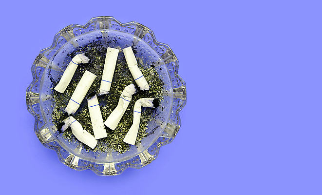 포토 JPG 해외이미지 흡연 담배 실내 사람없음 담뱃재 담배꽁초 재떨이 보라색배경 해외포토 백그라운드 내부 보라색 파일형식 이미지허브