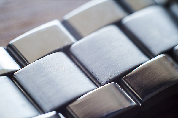 포토 JPG 해외이미지 디자인 사람없음 파란색 금속 악단 고급 우아함 손목시계 스테인레스 해외포토 음악 시계 컬러 컨셉 장신구 재질 파일형식 이미지허브