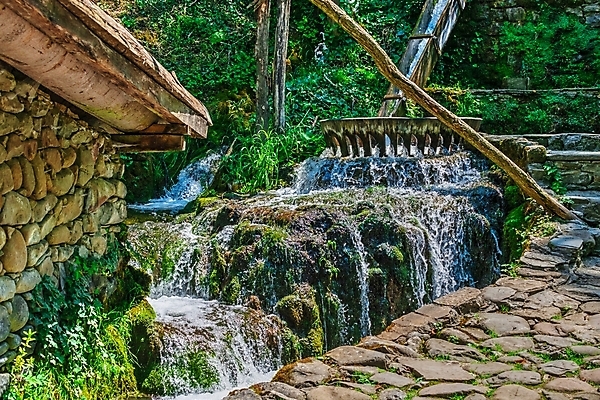 포토 JPG 해외이미지 나무 식물 전통 공원 유럽 문화 여행 건축양식 자연 휴가 휴식 주택 굴뚝 설명 사람없음 건물 목재 강 마을 수확 시골 역사 재산 숲 타운 발칸반도 복잡 불가리아 회복 해외포토 건축물 공공시설 건축 나라 컨셉 농업 재료 모션 금융 도시 생태계 파일형식 남유럽 이미지허브