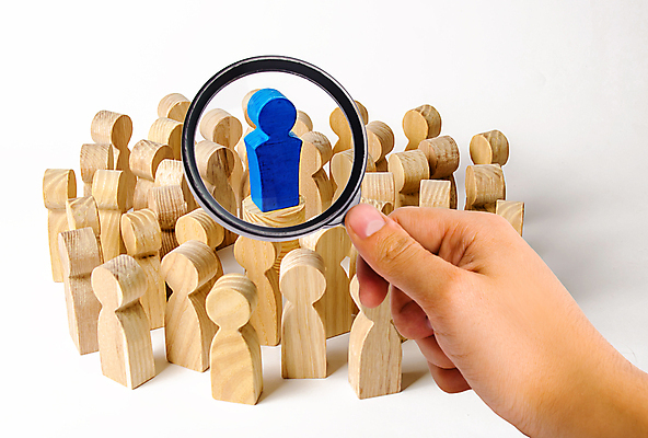 포토 JPG 해외이미지 손 돋보기 실내 신체부위 관찰 말_게임 확대 군중 흰배경 리더 해외포토 백그라운드 모션 사람 내부 흰색 파일형식 이미지허브