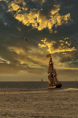 포토 JPG 해외이미지 유럽 스포츠 바다 여행 요트 교통시설 모션 하늘 휴가 항해 사람없음 여름 파란색 여행객 항구 맑음 골동품 깃발 만 보트 역사 클래식 큼 크루즈 지중해 복고 출퇴근 함선 해적 포트 네비게이션 발견 돛대 레가타 옛날 통근 해외포토 계절 나라 컬러 교통 컨셉 배_교통 비즈니스 날씨 사람 크기 도둑 시설 출근 파일형식 이미지허브