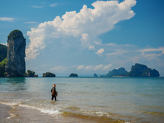 포토 JPG 해외이미지 직업 전통 라이프스타일 남자 아시아 문화 선 음식 모래 파도 바다 태국 자연 하늘 낚시 안내 어류 서기 사람 동양인 사람없음 야외 물 파란색 잡기 작업 발리 낚시꾼 지역 고정 미끼 해외포토 자연요소 나라 컬러 섬 모션 레저 인종 생활 수중동물 생태계 인도네시아 파일형식 이미지허브