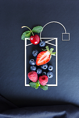 포토 JPG 해외이미지 모양 라이프스타일 열매 음료 음식 백그라운드 과일 재료 자연 탁자 딸기 디저트 건강 사람없음 컵 빨간색 초록색 물 파란색 주스 카페 에너지 신선 칵테일 투명 맛 아침식사 민트 허브 메뉴 유기농 블루베리 상승 블랙베리 내추럴 디톡스 해외포토 자연요소 식물 식기 웰빙 컬러 가구 컨셉 주류 생활 상점 식사 생태계 파일형식 이미지허브