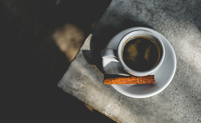 포토 JPG 해외이미지 직업 라이프스타일 손 여자 커피 음료 백그라운드 컨셉 벽지 탁자 아침 휴식 안테나 미술 사람 사람없음 컵 세트 검은색 카페 우유 흰색 뜨거움 그룹 맛 아침식사 수집 상쾌 아로마 열정 바리스타 아메리카노 중독 단절 라떼 모카 카페인 힙스터 해외포토 주간 식기 패션 감정 컬러 가구 통신 문화예술 유제품 생활 신체부위 상점 식사 파일형식 이미지허브
