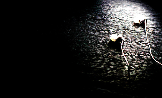 포토 JPG 해외이미지 직업 음악 이어폰 백그라운드 컨셉 인터넷 휴식 사람없음 가로 노트북 검은색 헤드폰 소리 듣기 장비 흰색 그룹 우아함 보호 은색 볼륨 플라스틱 자르기 DJ 오브젝트 라디오 디스코 전자 귀 오디오 펑키 모음 스테레오 고립 팝 스타일 많음 해외포토 컬러 음향기기 모션 재질 문화예술 한글 신체부위 전자제품 춤 파일형식 이미지허브